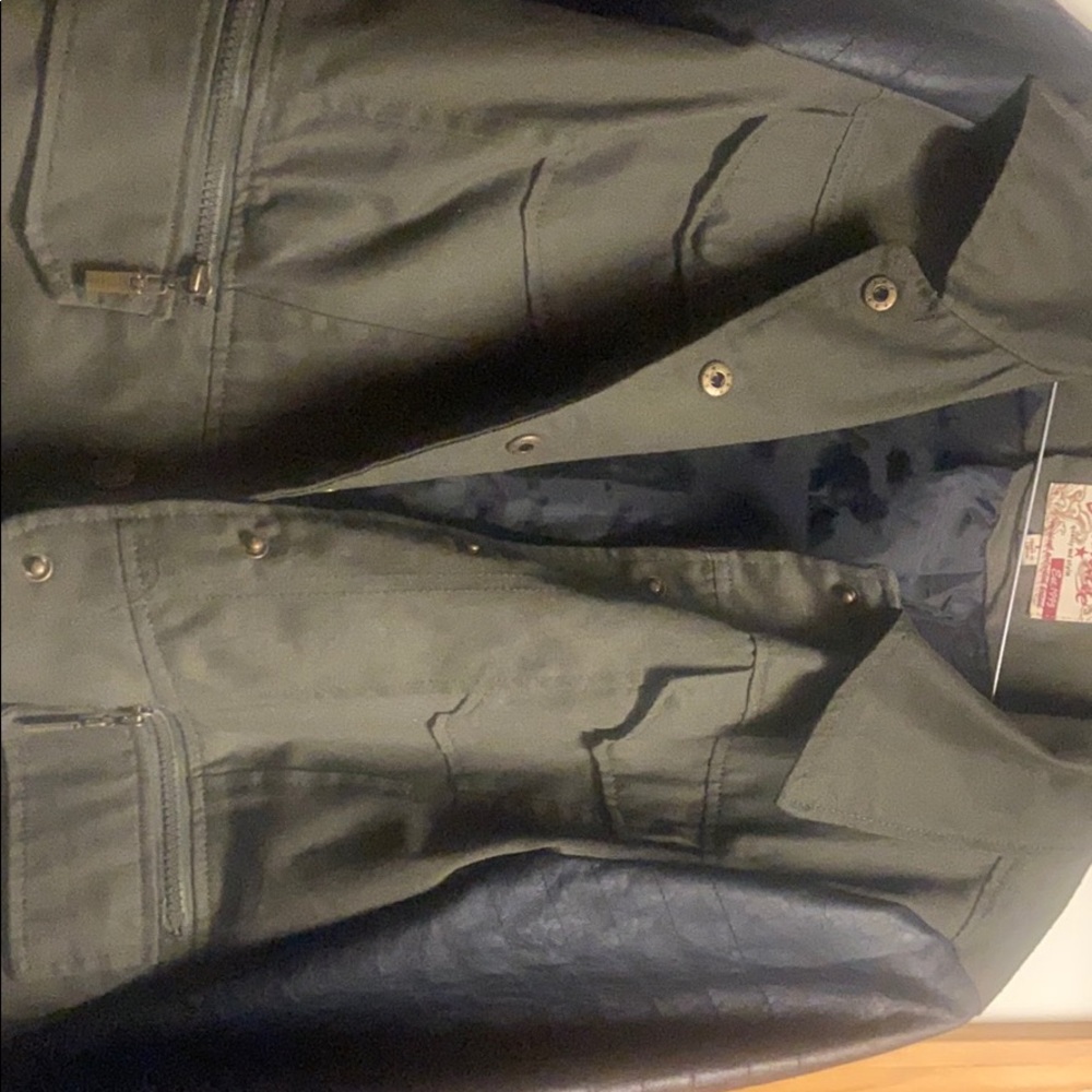 Jacket - Picture 3 of 4